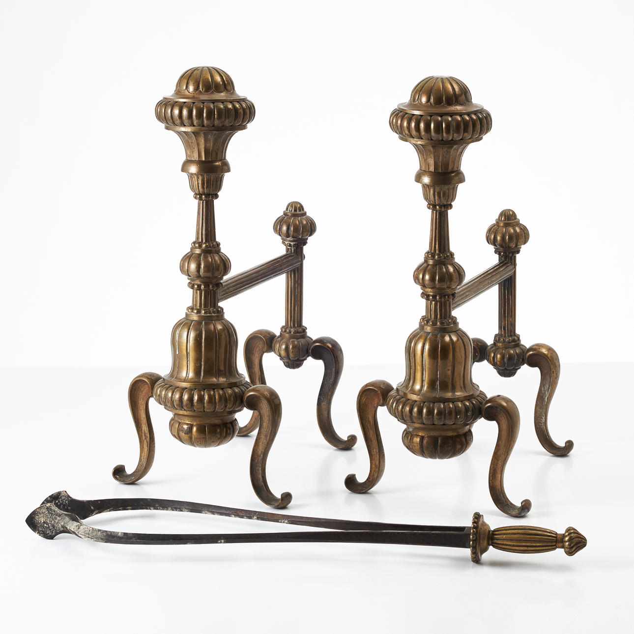FIREPLACE SET, three pieces, early 20th century, brass.
