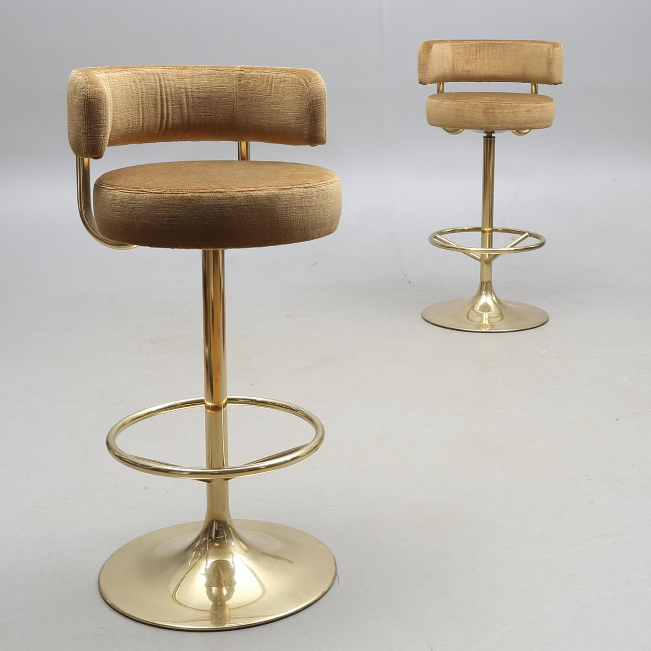 BARSTOLAR, med snurrfunktion, Johansson Design, 1900-talets andra hälft.