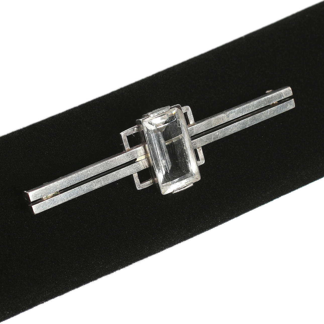 BROSCH, silver, med fasettslipad bergskristall, Stigbert, Stockholm. 1942.