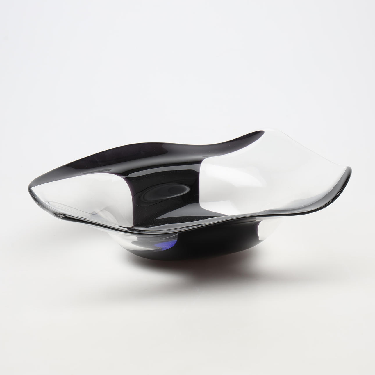 LARS HELLSTEN. BOWL, glass, Orrefors.