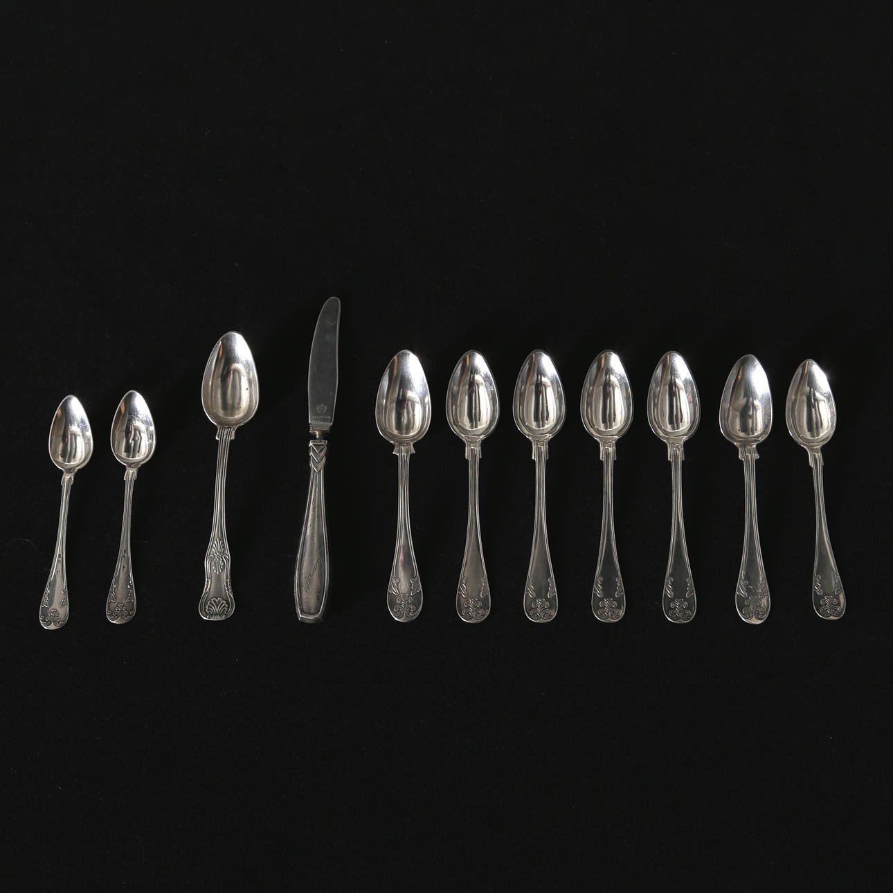 TESKEDAR, silver, 10 st, olika modell/storlek, bl, a Johan Gustaf Kihlberg, Norrtälje, 1865.
