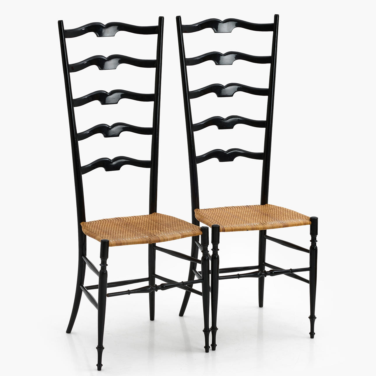 EMANUELE RAMBALDI. Stolar, ett par, 1950/60-tal, Chiavari High, svartlackerade med sitsar i flätad rotting