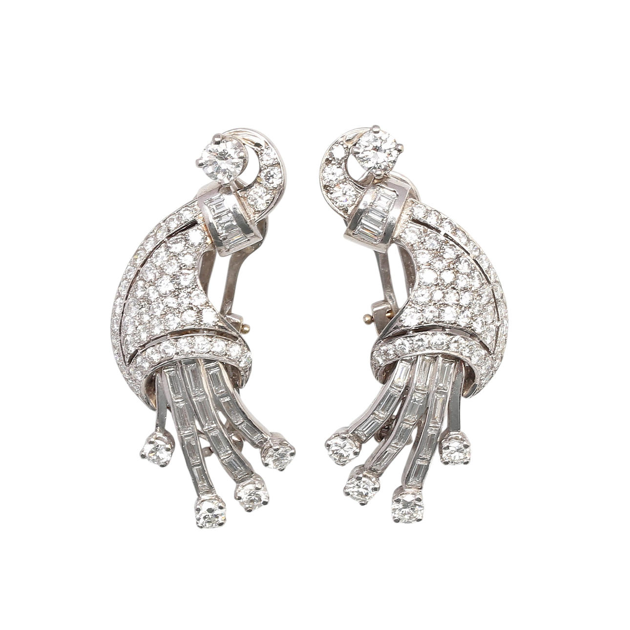 Diamonds earrings, mid 20th Century.