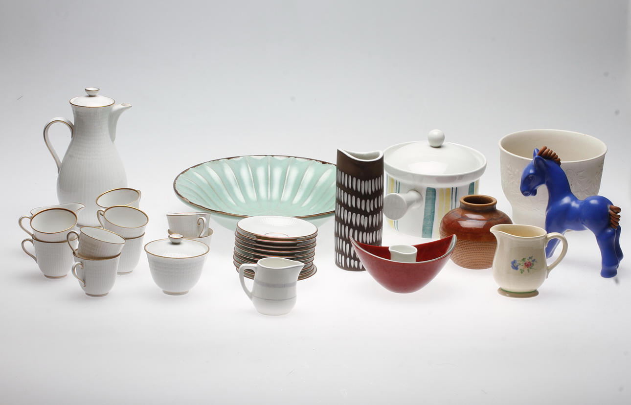 KERAMIKFÖREMÅL, bland annat Upsala Ekeby, Rörstrand, Arabia.