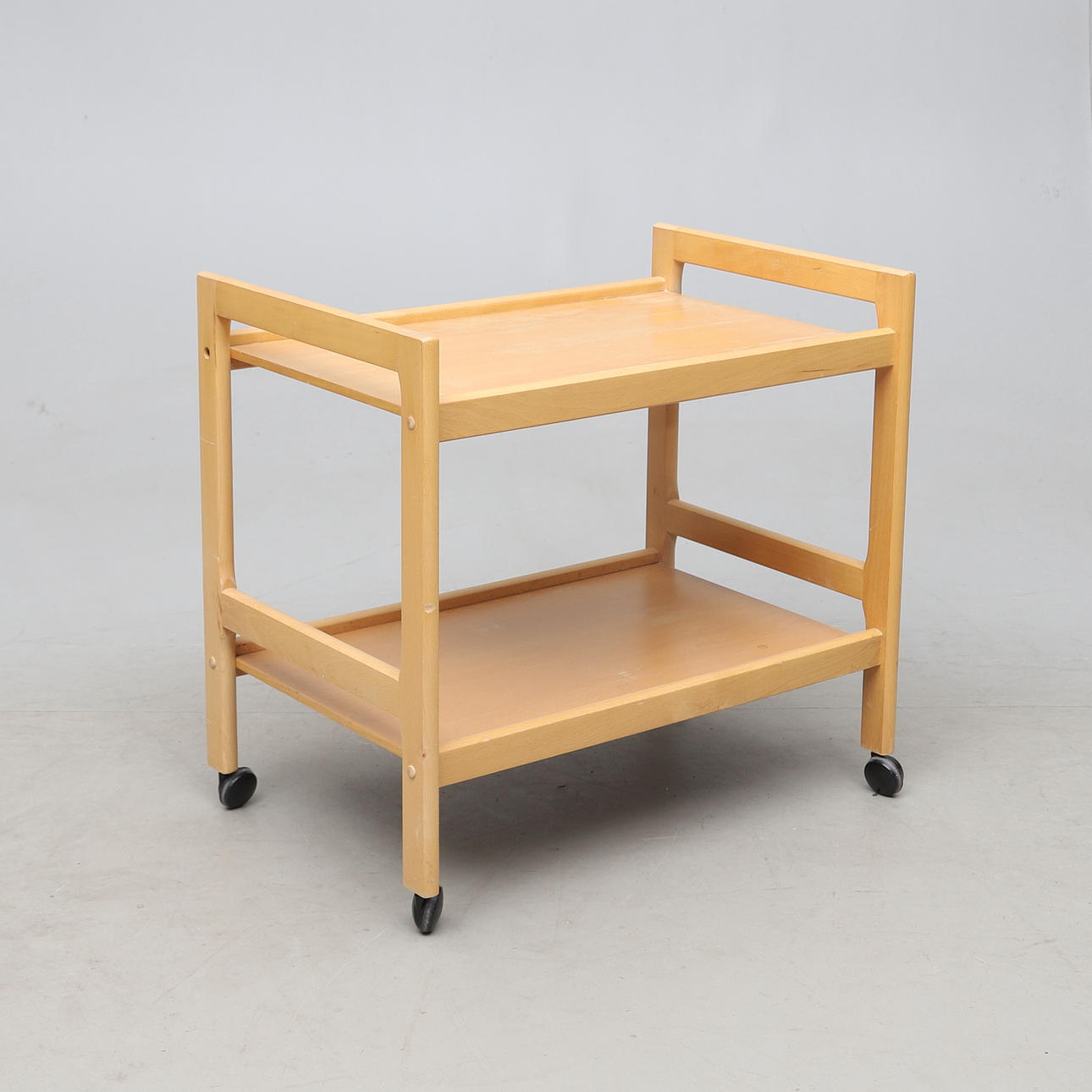SERVING TROLLEY, Beech, second half of the 20th century.