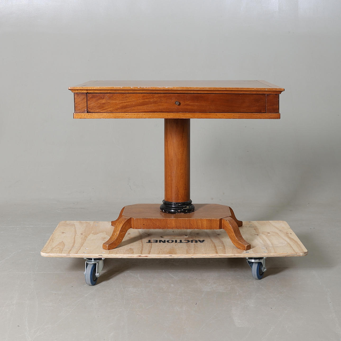 PEDESTAL TABLE, Carl Johan, 19th century.