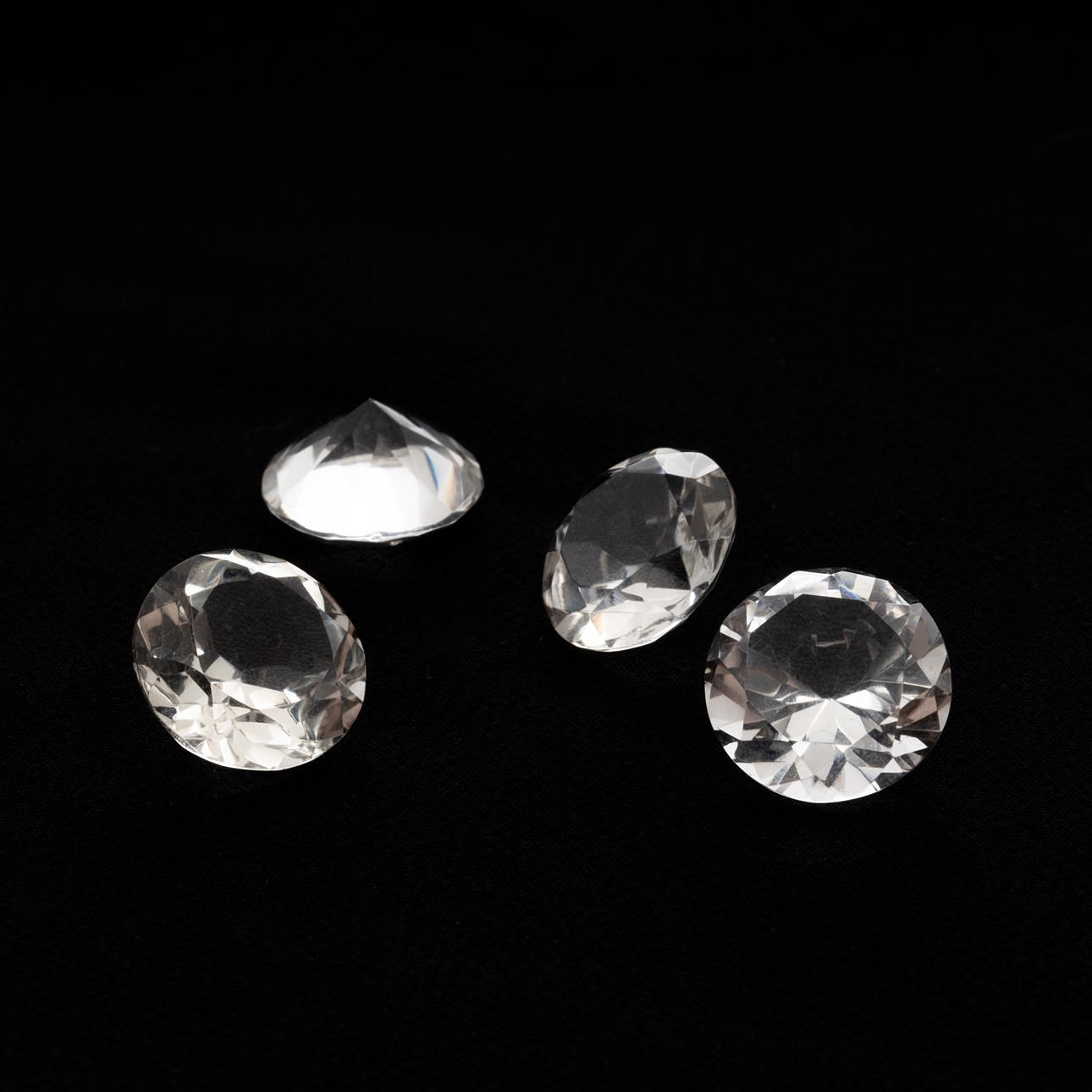 ROCK CRYSTALS, 33.54 ct.