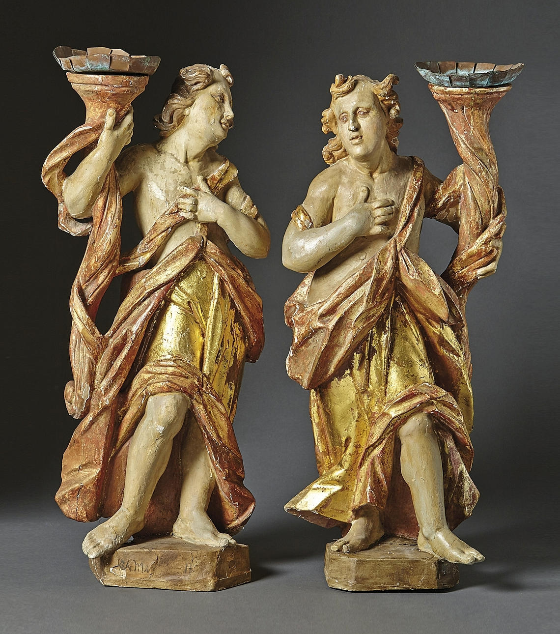 PAR LJUSKRONA ÄNGLAR. Italien, cirka 1700.