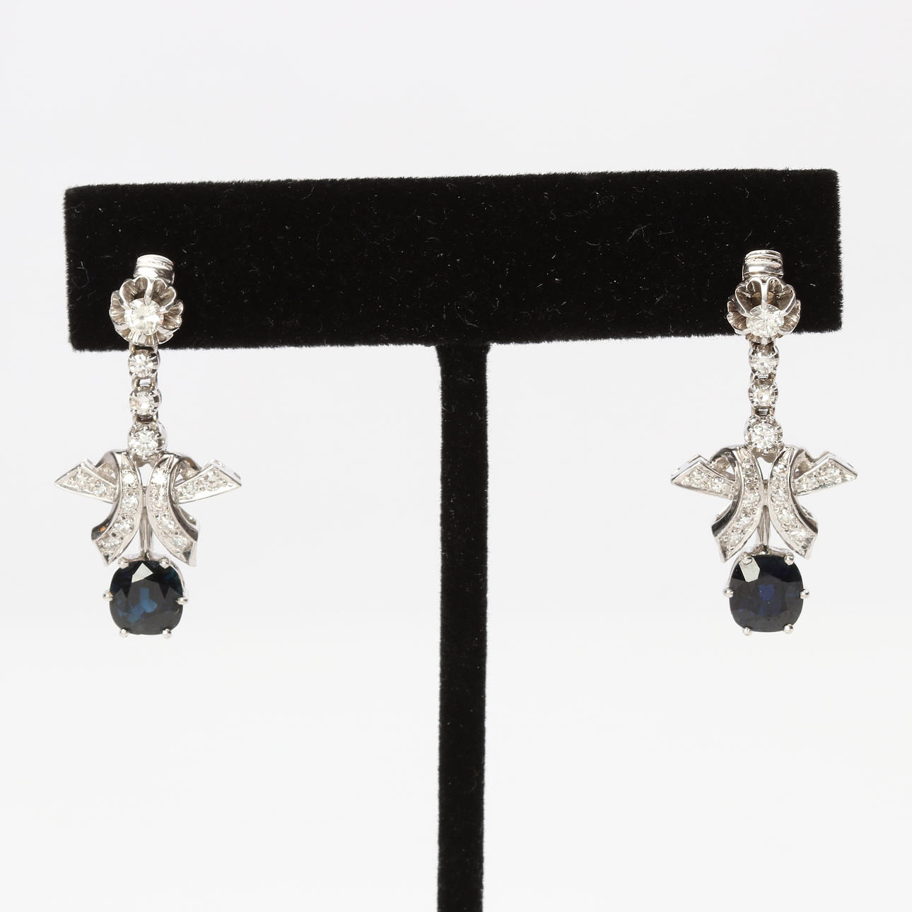 SAPPHIRE & DIAMOND EARRINGS 18K.
