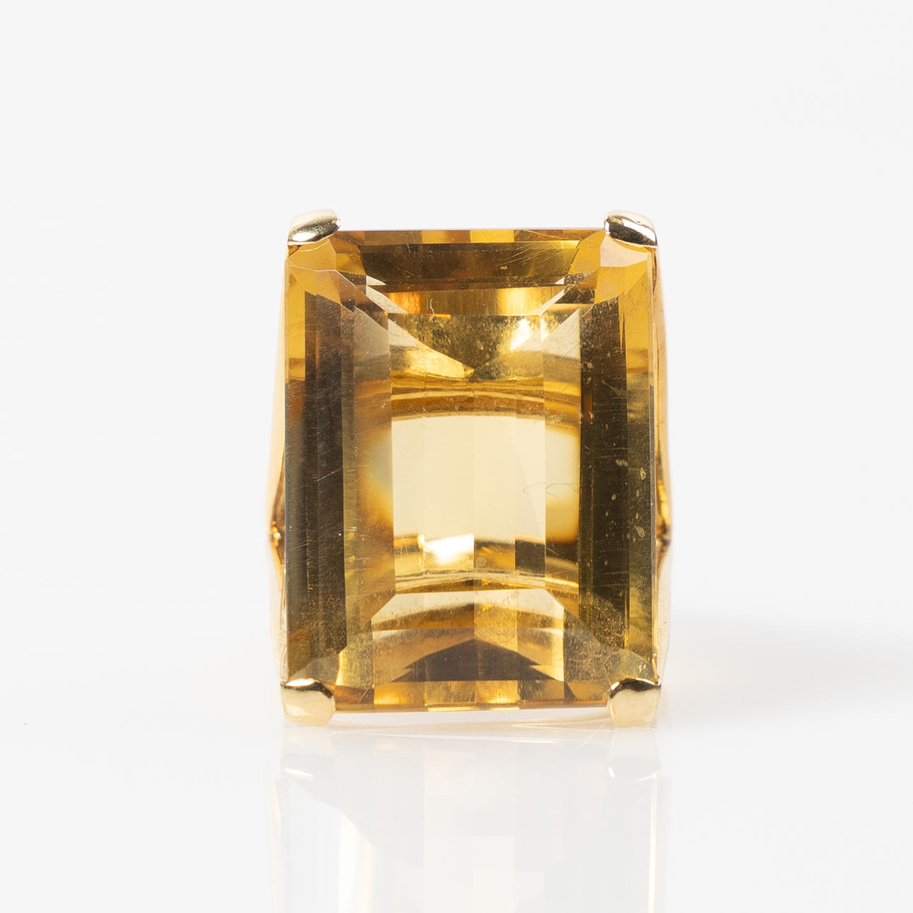 BUCHERER, ring, 18K gold with citrine.
