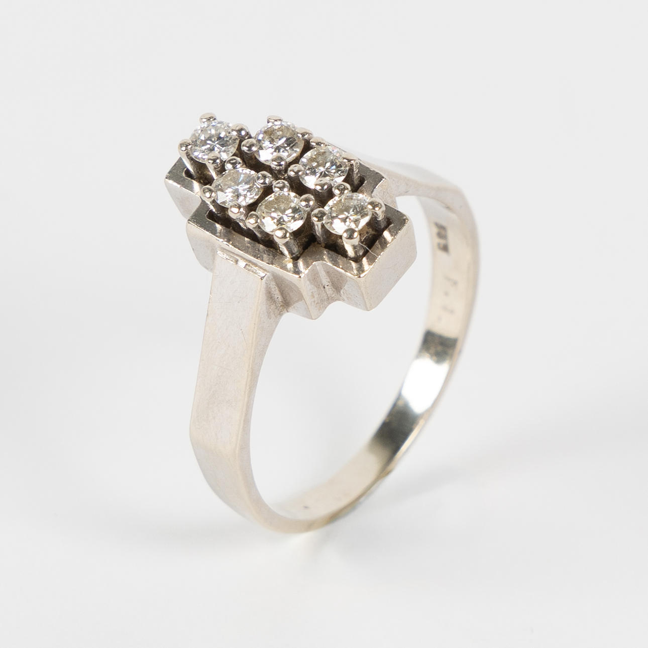 RING, 14K white gold with diamonds.