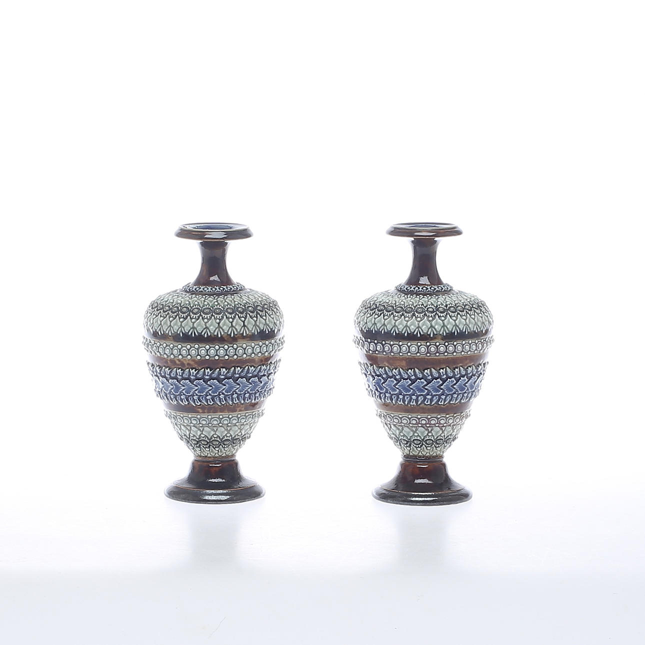 VASER, 1 par, stengods, Doulton Lambeth, England, 1882.