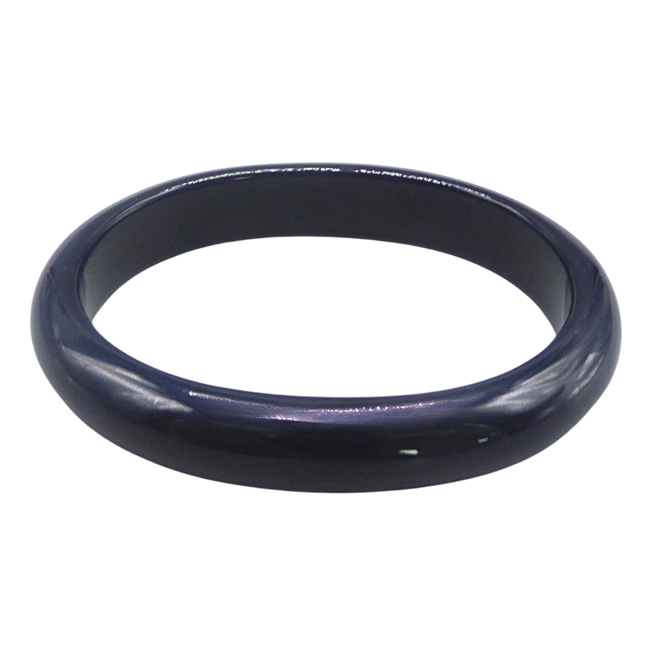BLACK BANGLE IN POLISHED SYNTHETIC RESIN.