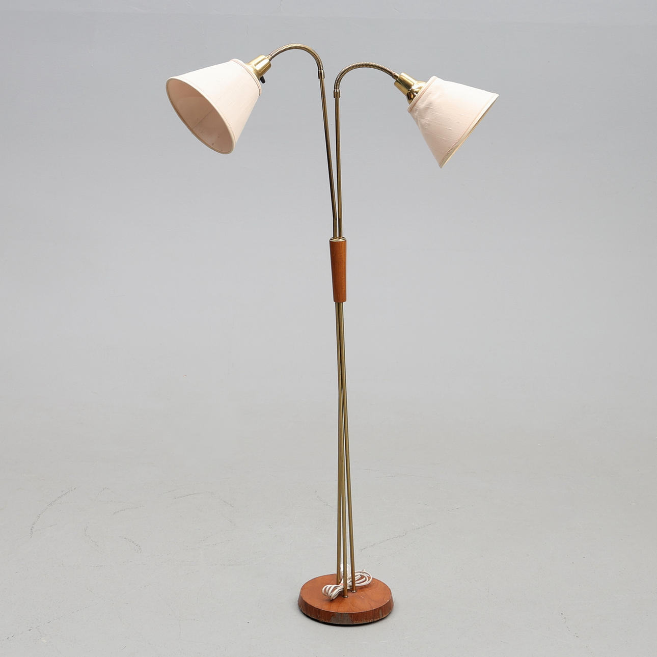 FLOOR LAMP, 2-armed. Mid-20th century.