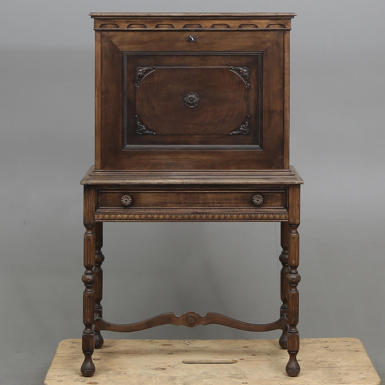 SEKRETÄR, barockstil, 1900-tal.