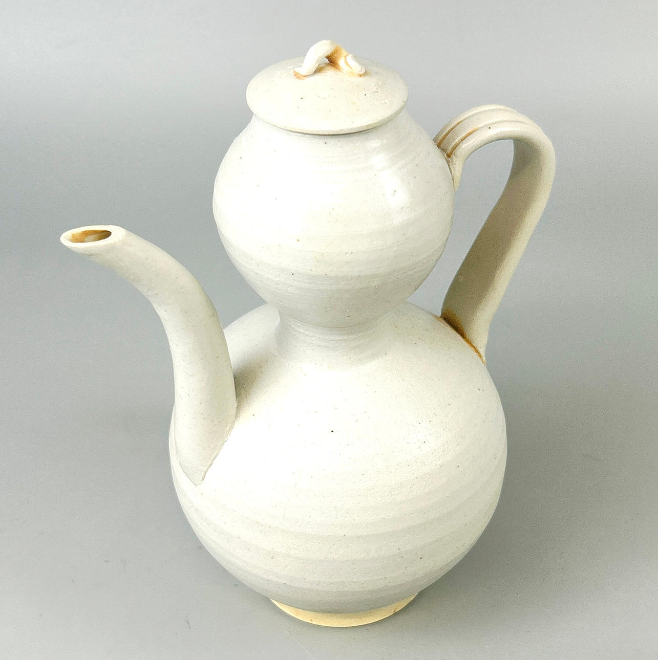 ORIENTAL CERAMIC WINE JUG.