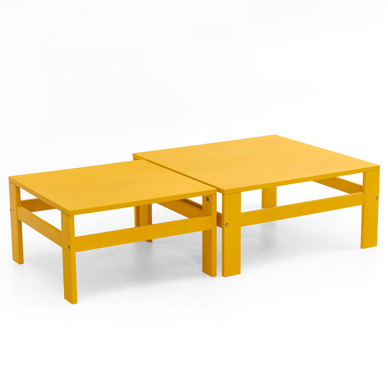 SOFFBORD, 2 st, Vilka, Finland, 1970-tal, gullackerade, etikettmärkt