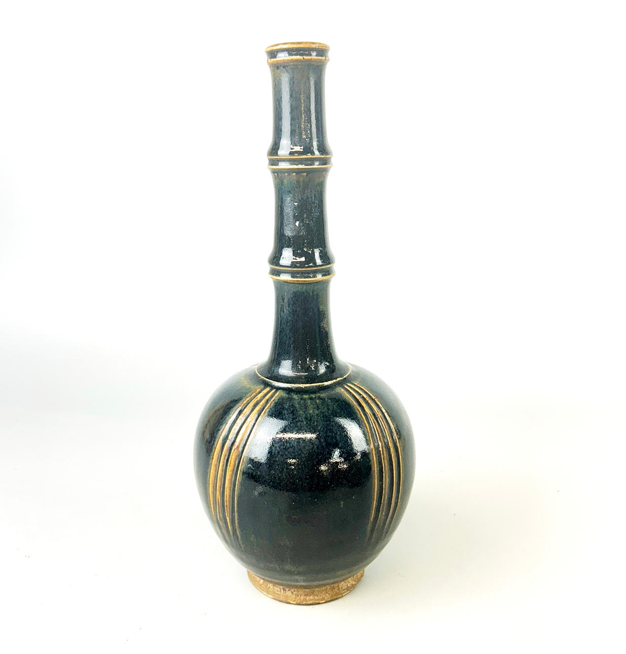 CHINESE BLACK GLAZED VASE.