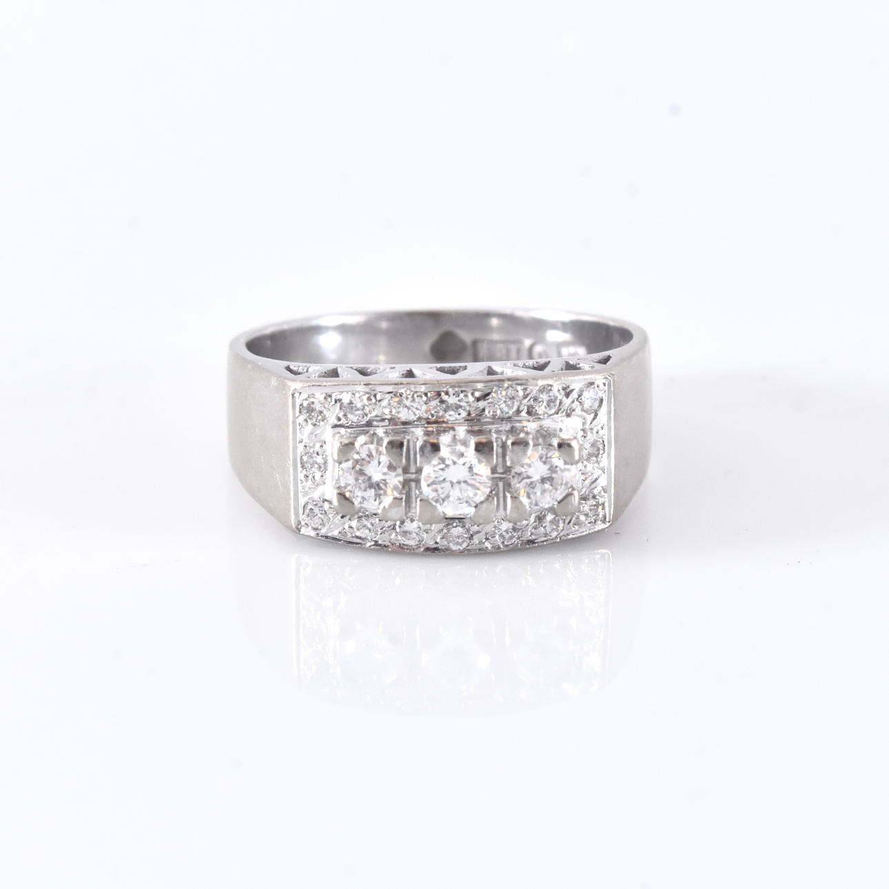 DIAMOND RING, 0.35ct, 18K white gold.