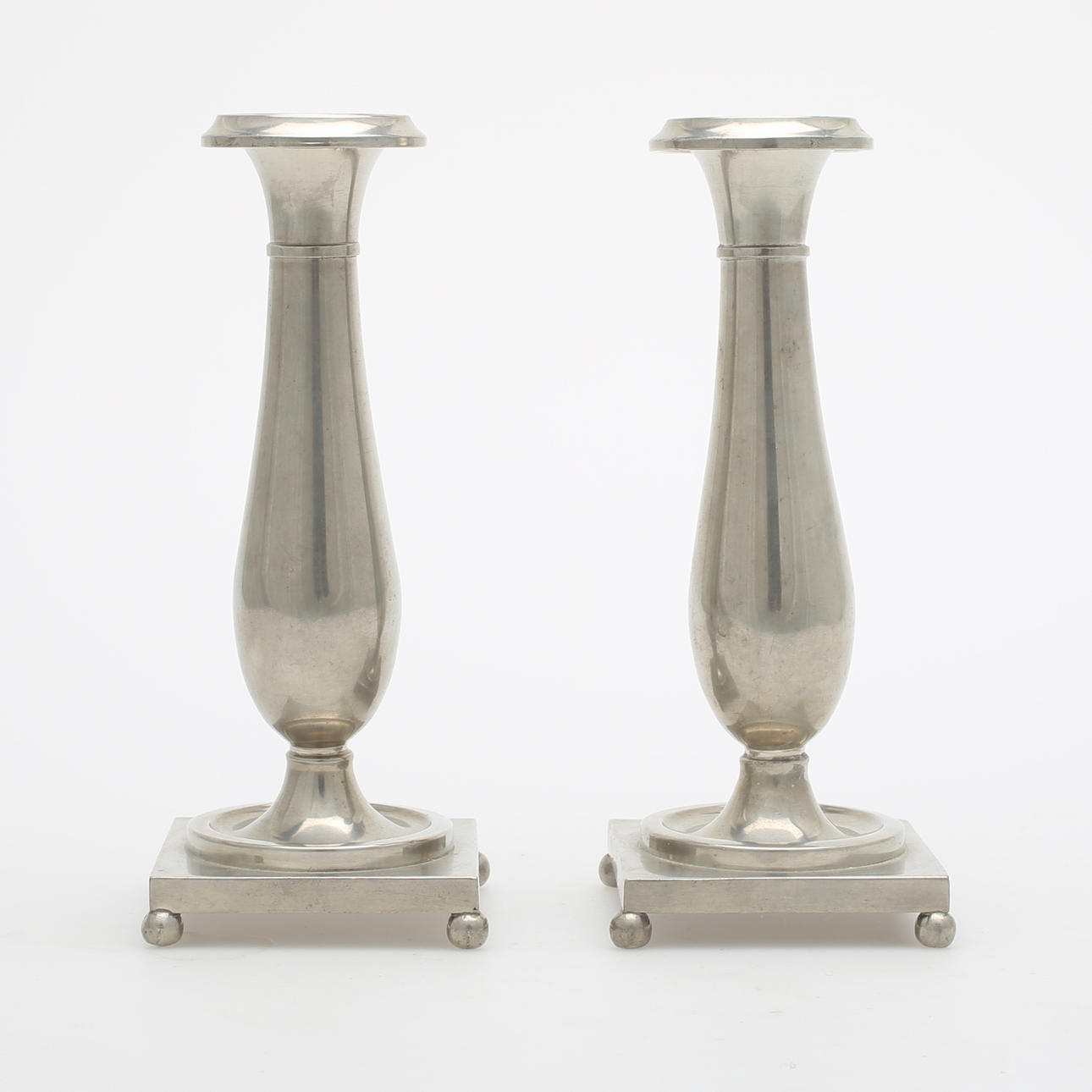 LJUSSTAKAR, ett par, art deco, Ystad Tenn, 1931.