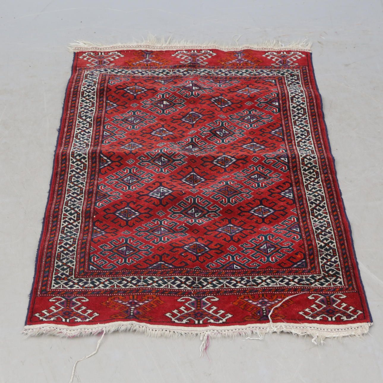 CARPET, Oriental, red. 80x119.