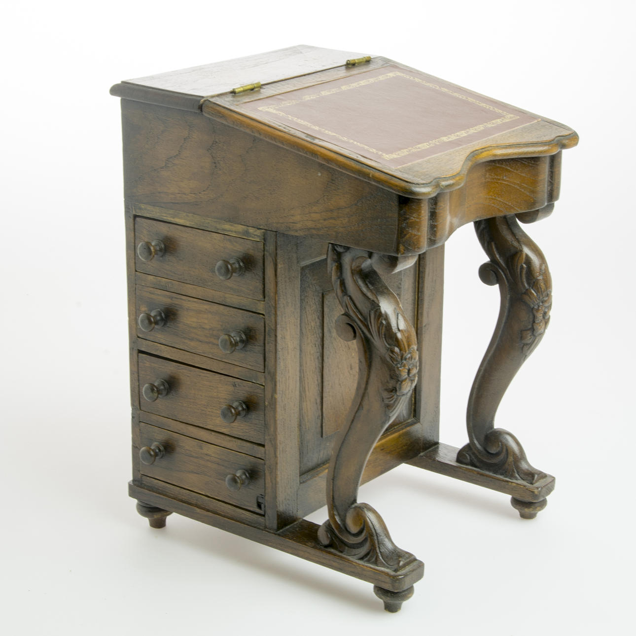 SKRIN i form av pulpet, lackerat trä med skinnskiva, engelsk stil.