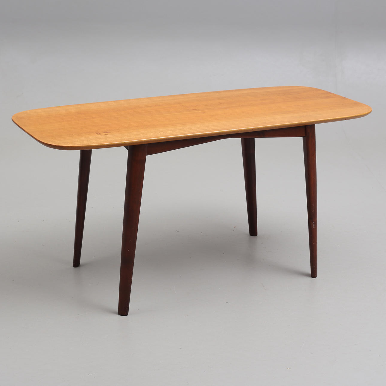 COFFEE TABLE, around the mid-20th century.