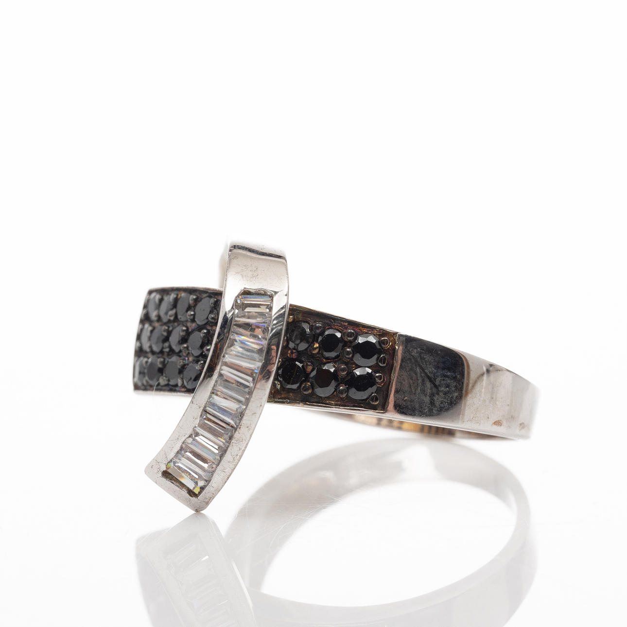 RING, sterling silver, cubic zirconia.