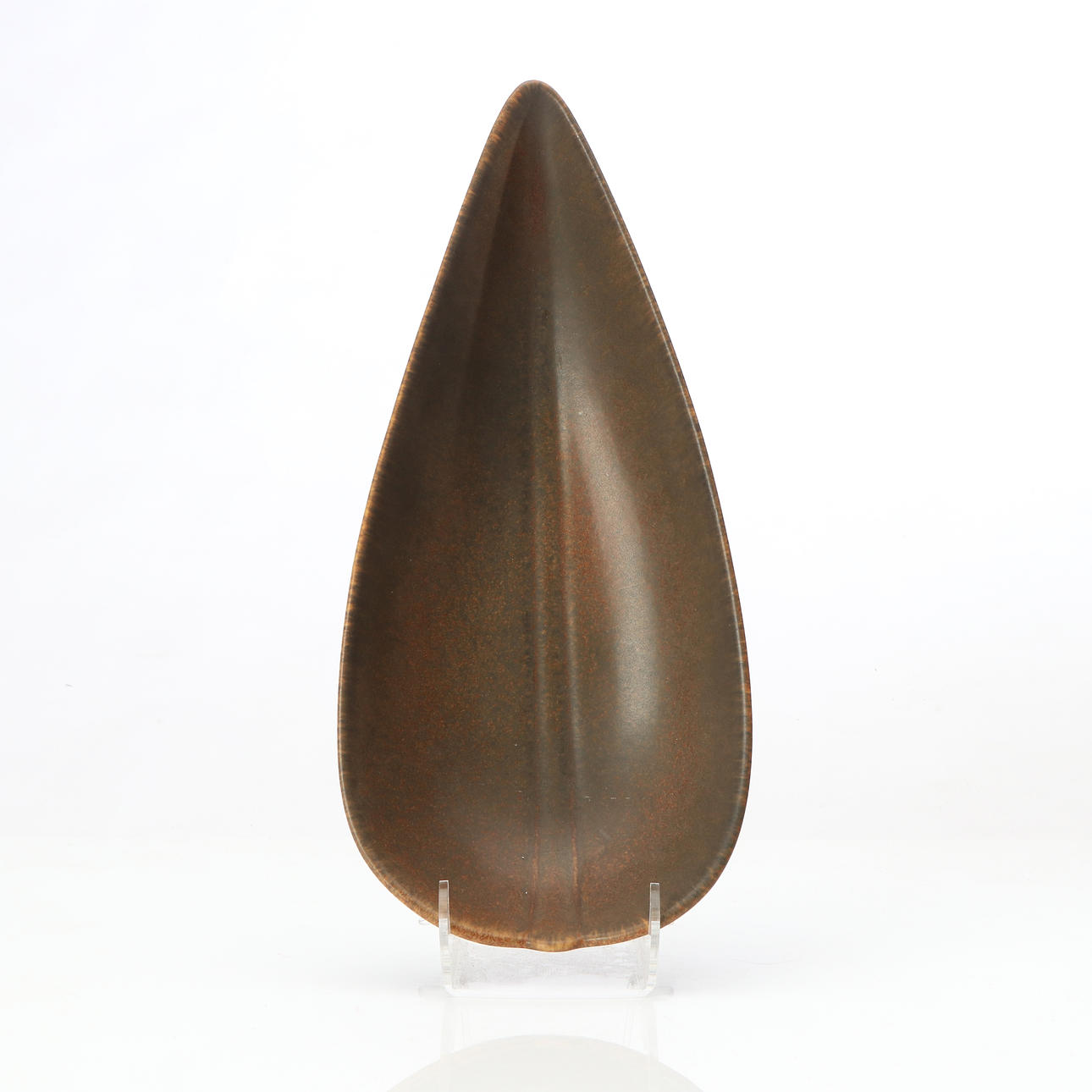 GUNNAR NYLUND. BOWL. Stoneware. Rörstrand, signed underneath.