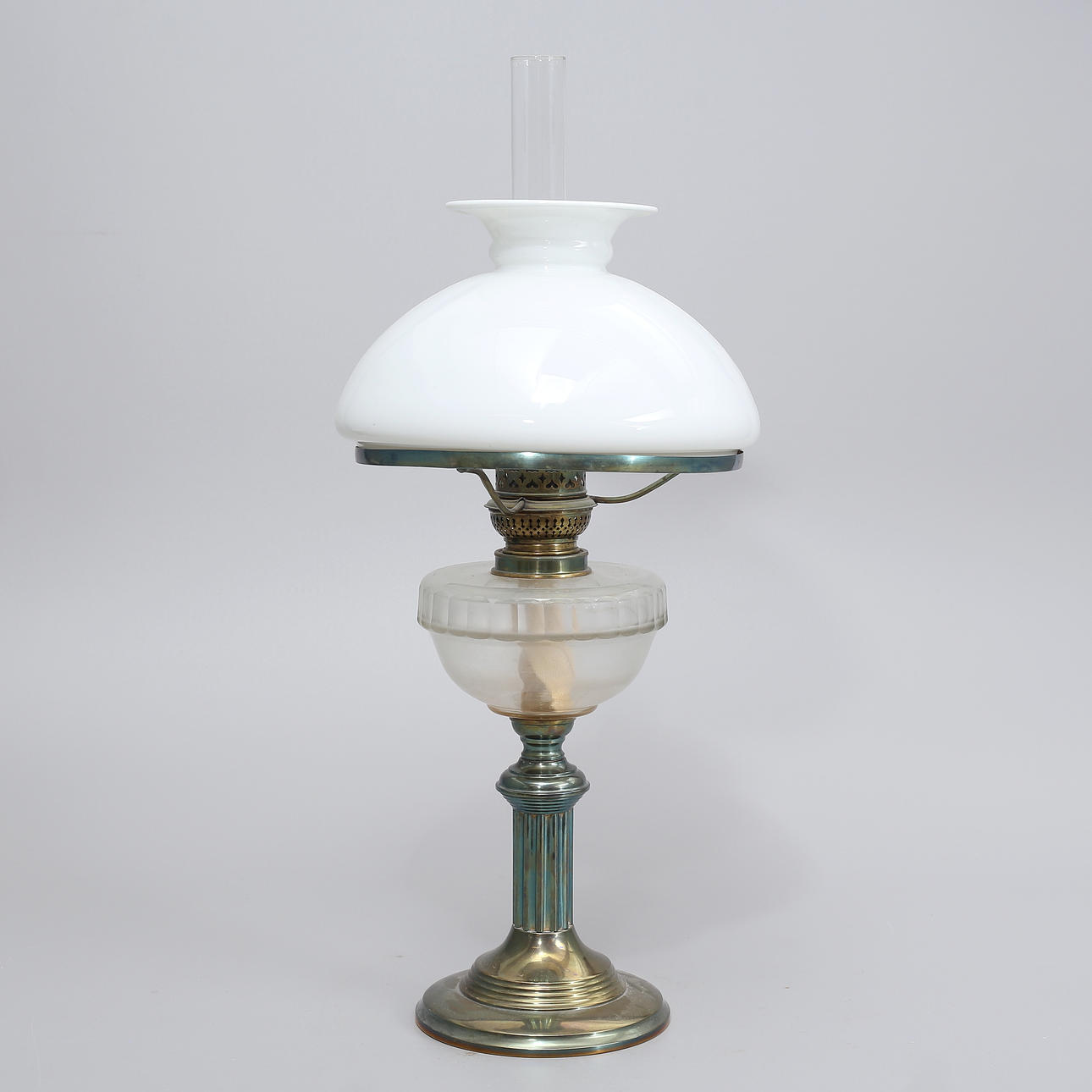 TABLE LAMP, kerosene, early 20th century.