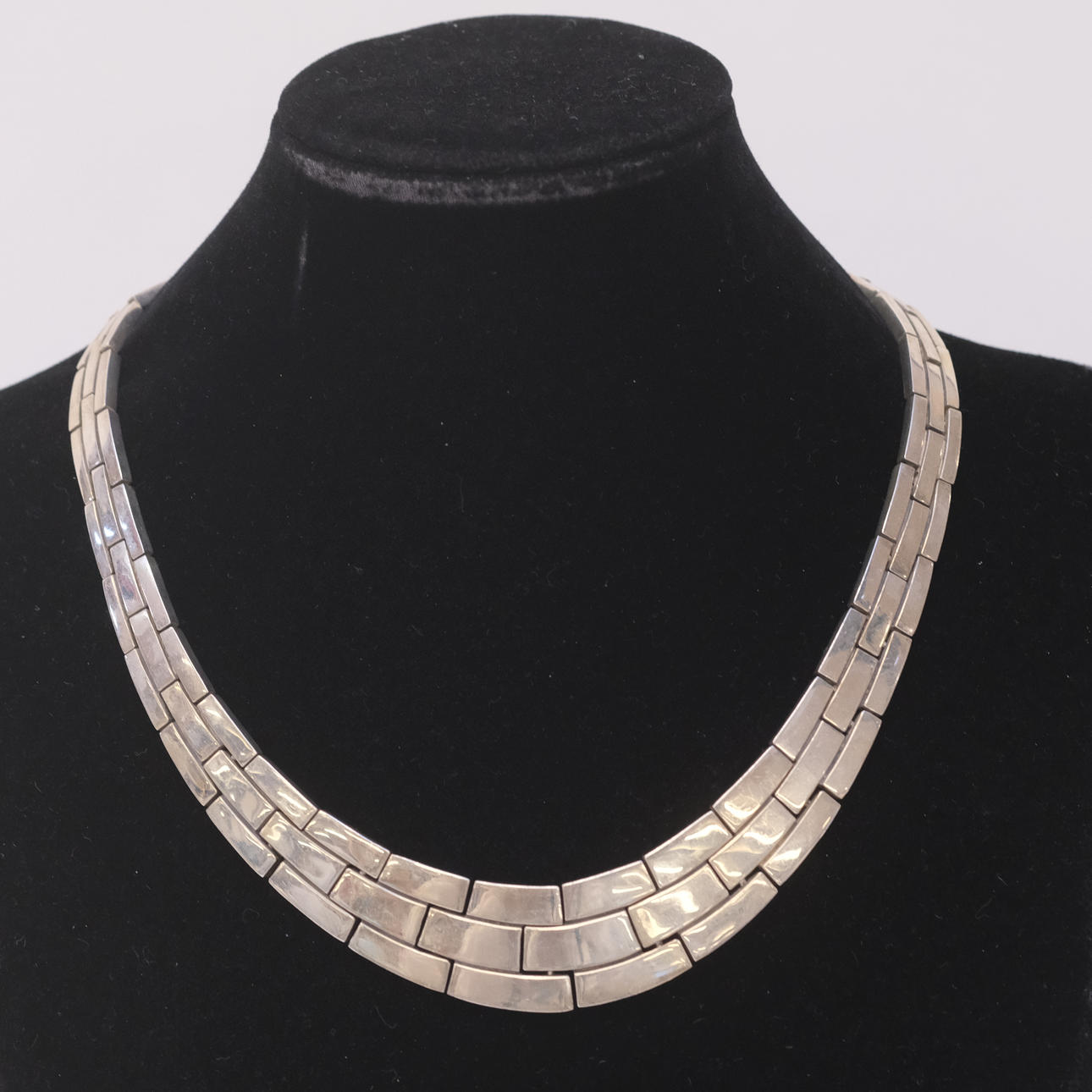 PÄR NORLING. SEMI-RIGID NECKLACE, SILVER, EXIGN.