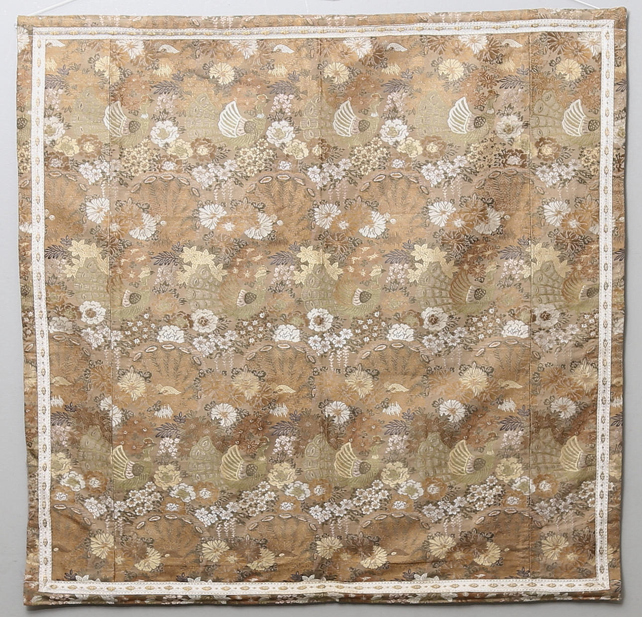 SIDENBRODERI, troligen Kina.