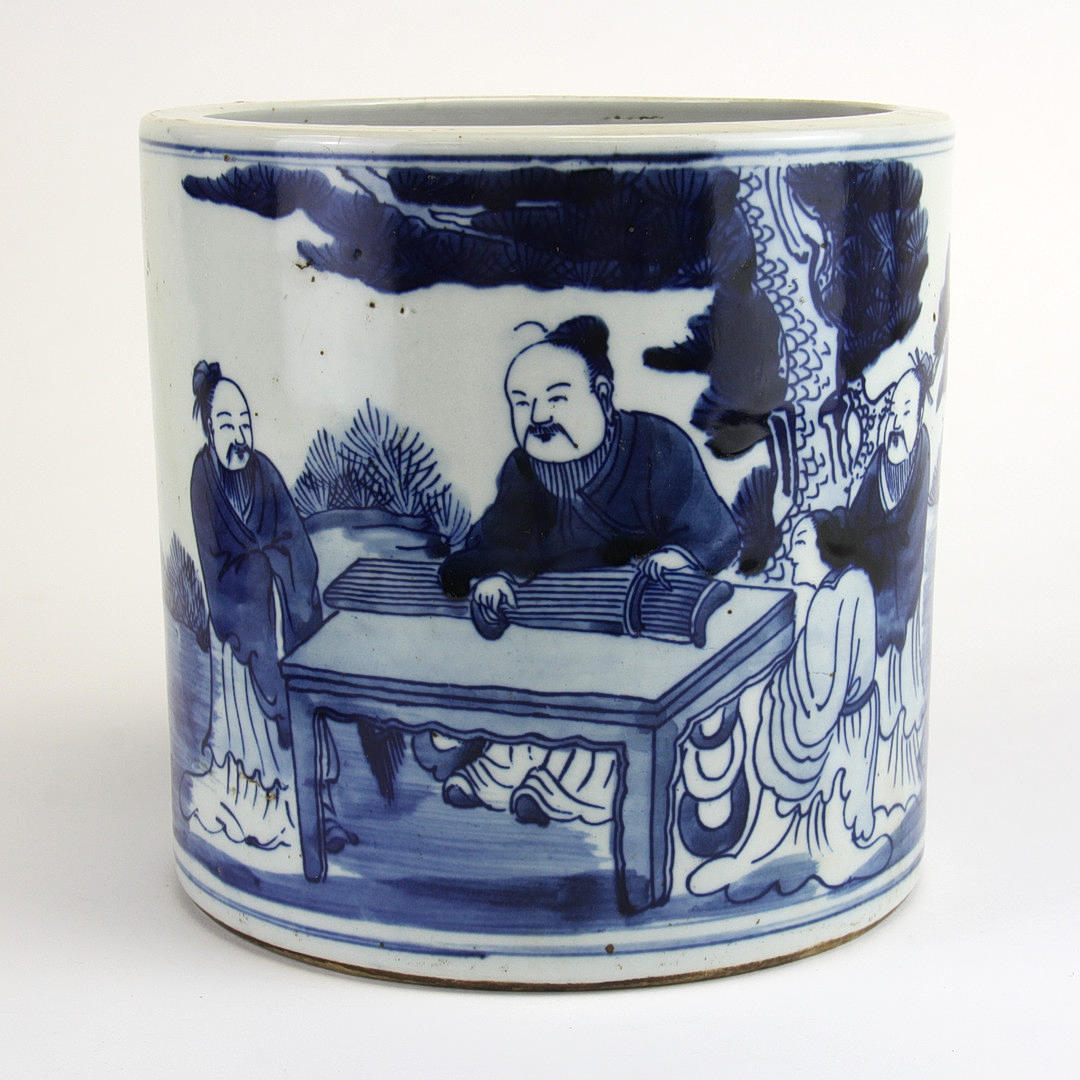 CHINESE HAND-PAINTED BRUSH POT.
