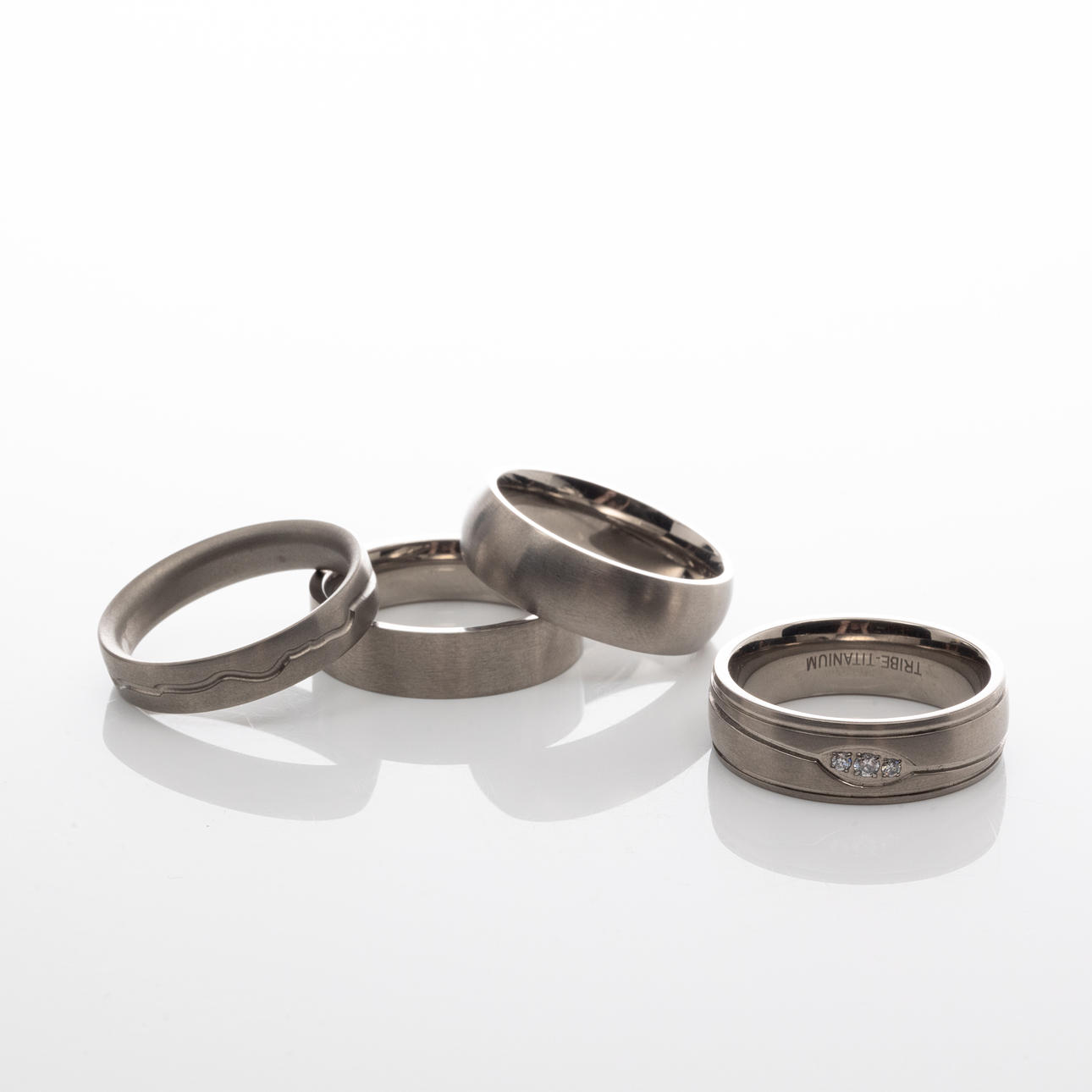 RINGS, 4 pcs, Titanium, Cubic Zirconia.