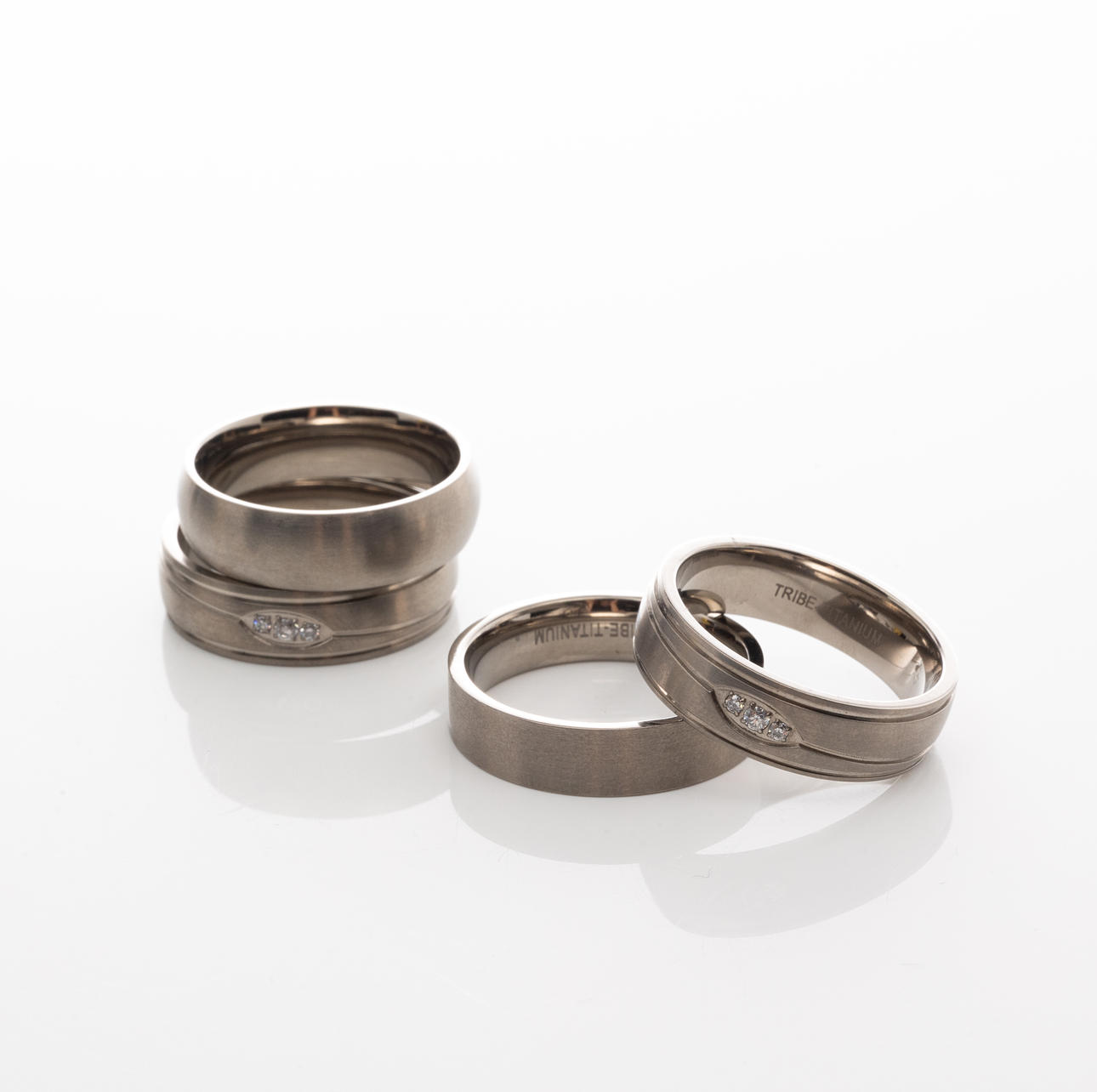 RINGS, 4 pcs, Titanium, Cubic Zirconia.