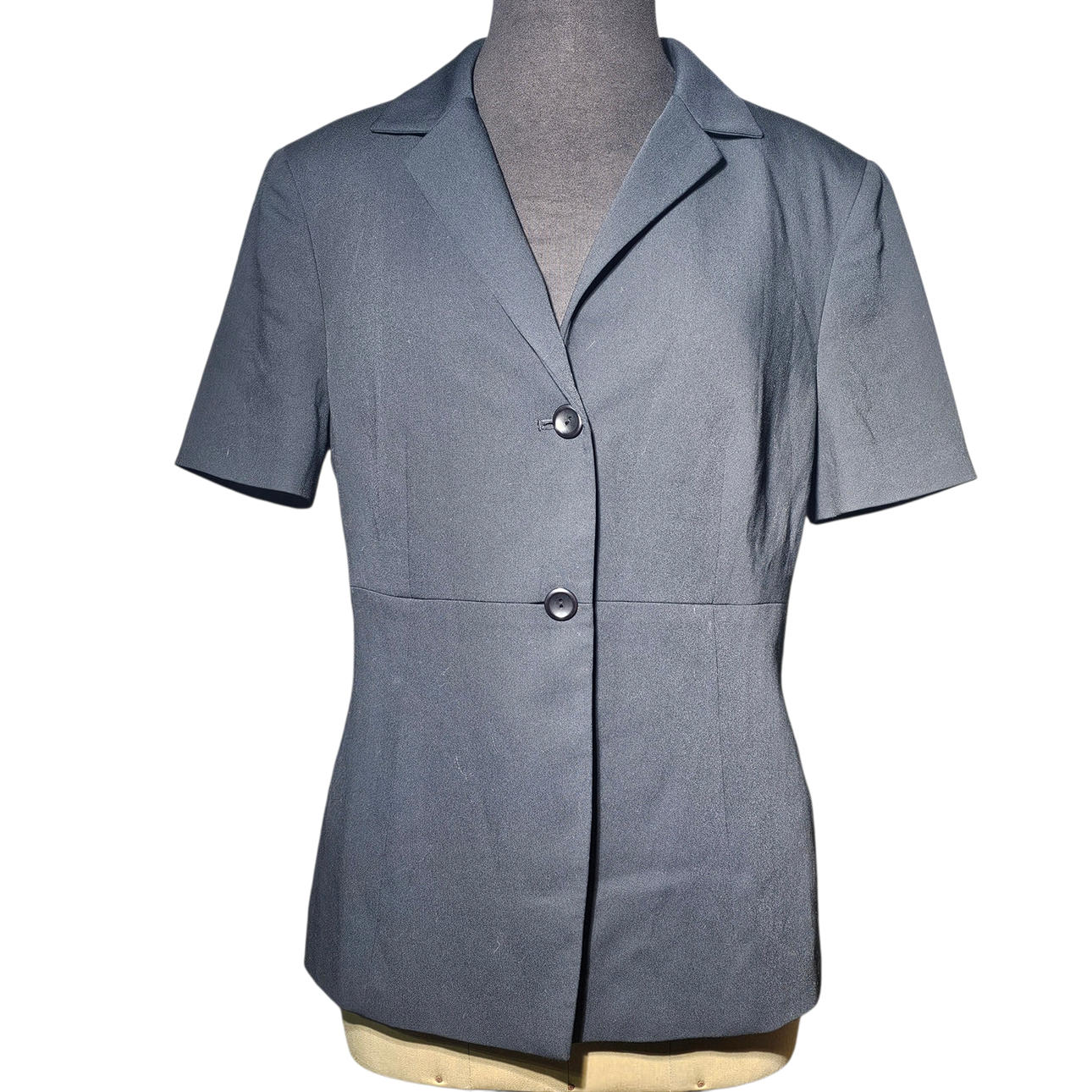 Episode. Short-sleeved jacket in black.