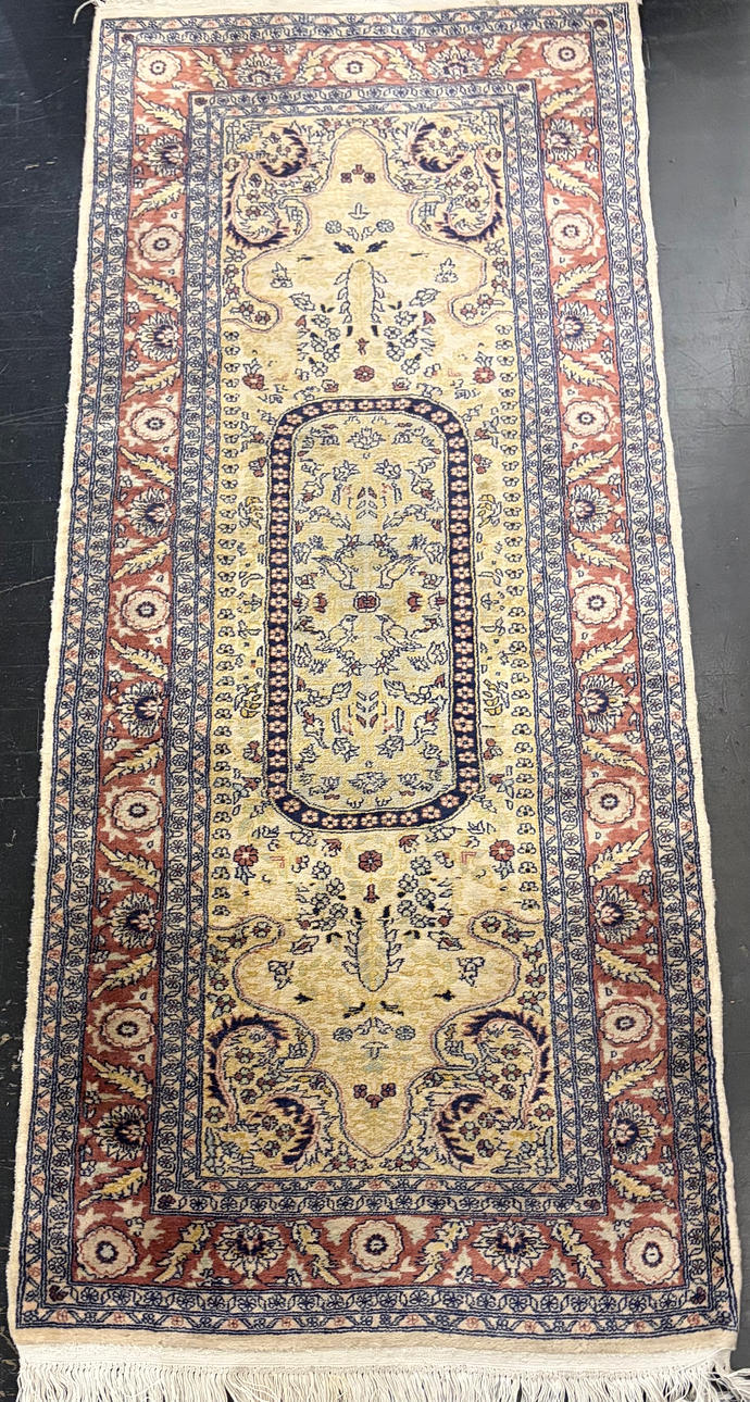 Persian runner in wool, 20th century.