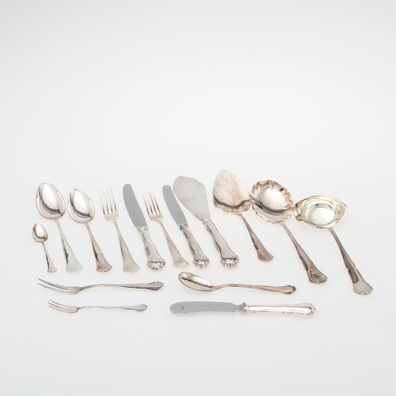 BESTICKUPPSÄTTNING, 100 delar, silver, Modell Hansa, Finland, totalvikt ca 3400 gram.