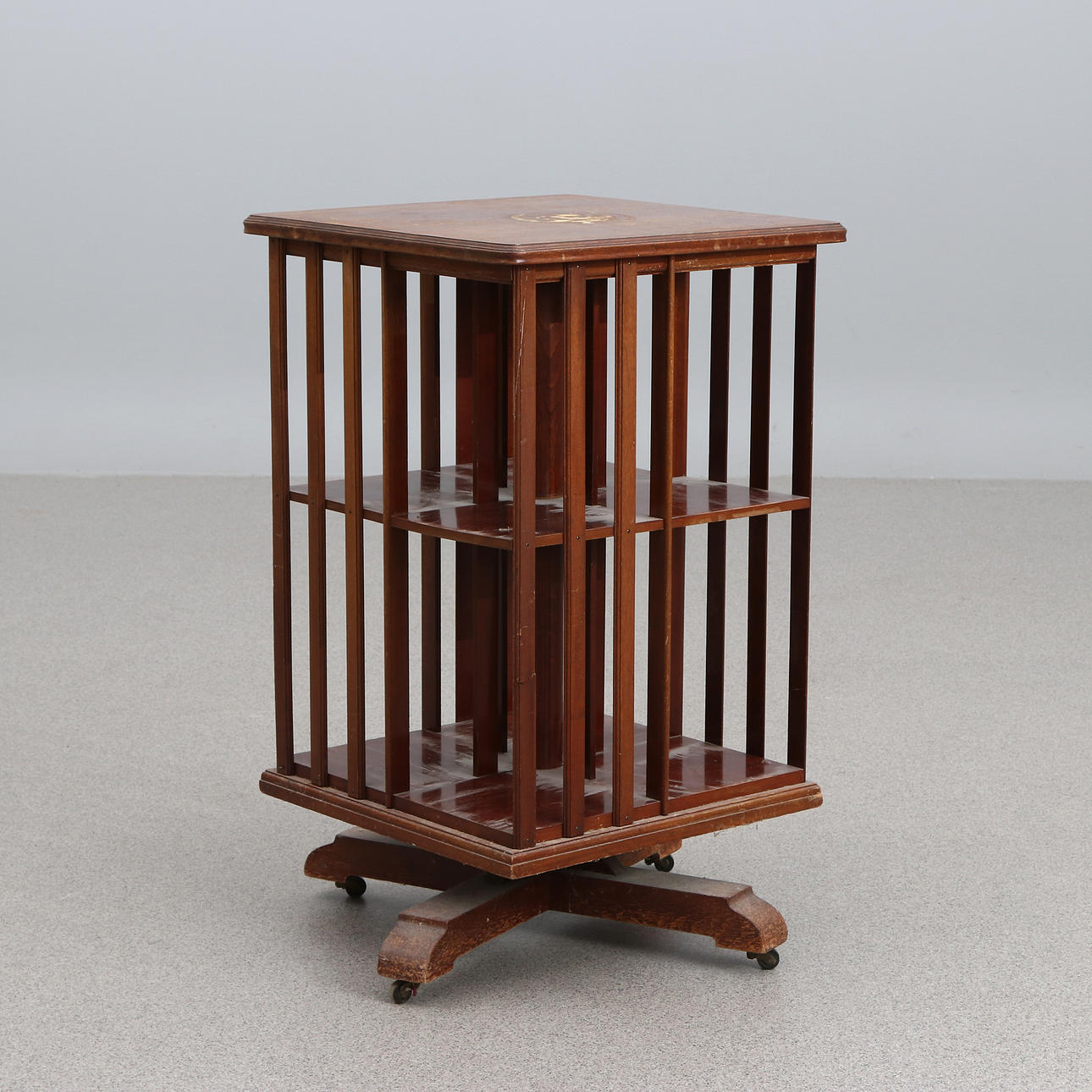BOOKCASE. Mahogany. 20th century.