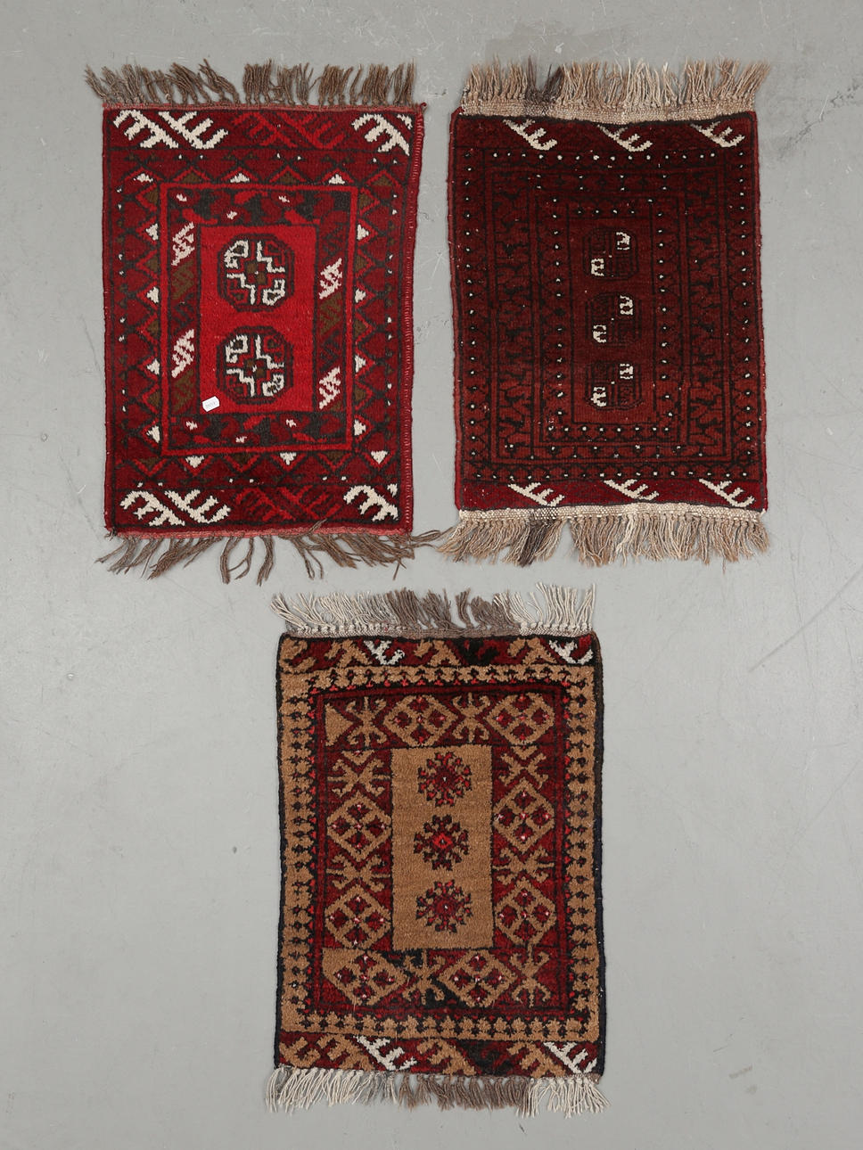 MATTOR, 3 st, Beluch, mått ca 63 x 47 cm.