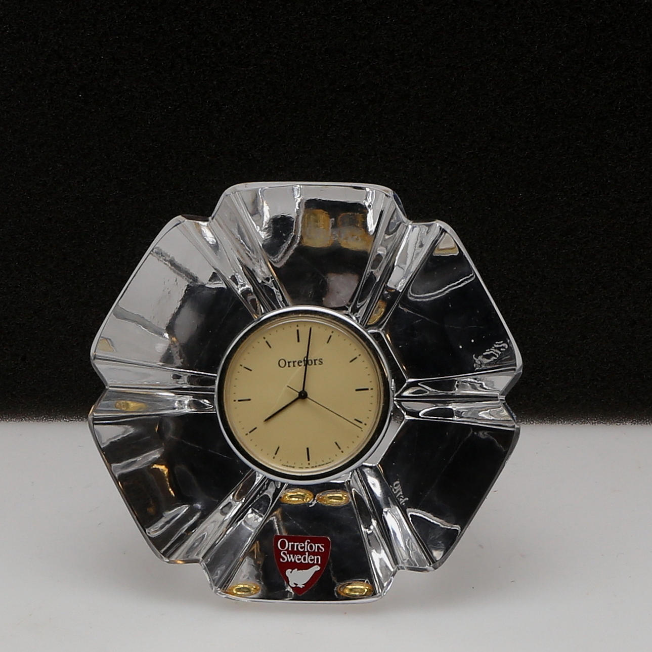 KLOCKA, glas, Orrefors, samtida.