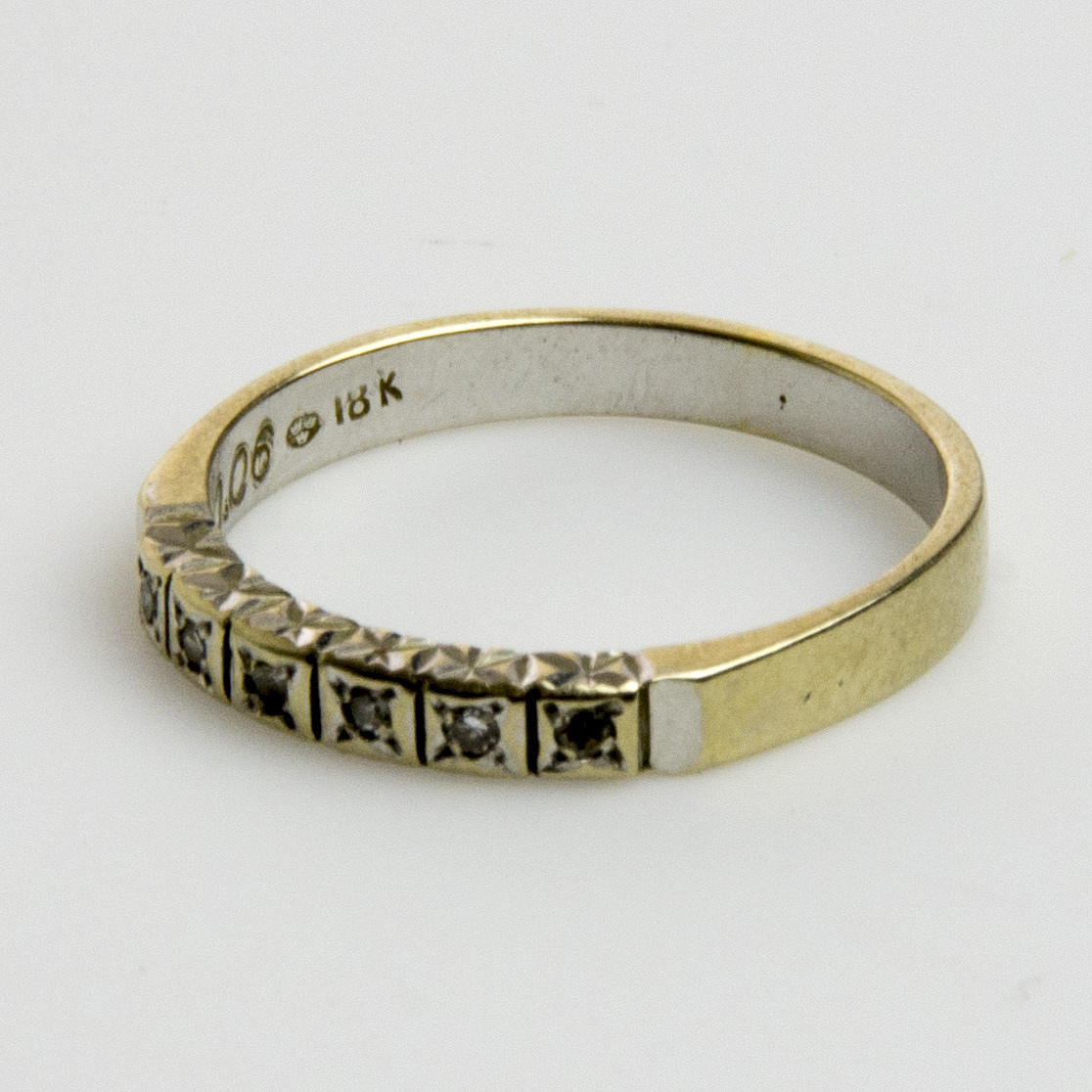 RING, 18 K vitguld med brillianter.