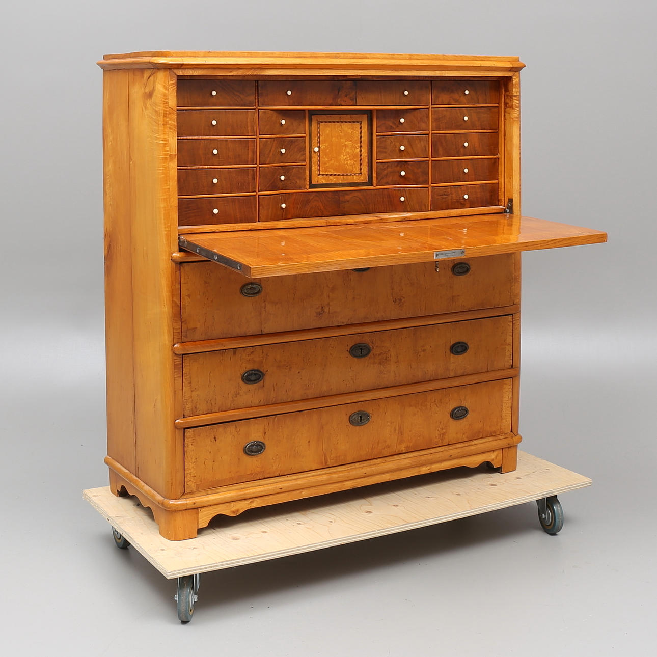 CHIFFONJÉ, 1800-tal.