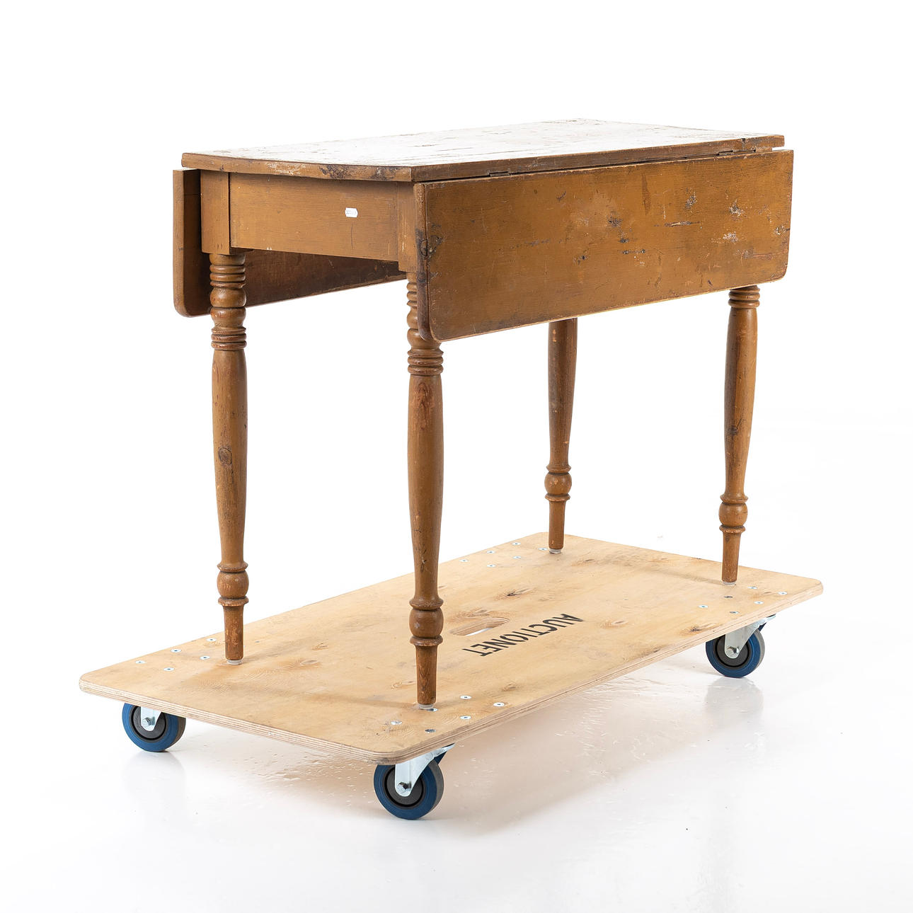TABLE, so-called drop-leaf table, first half of the 20th century.