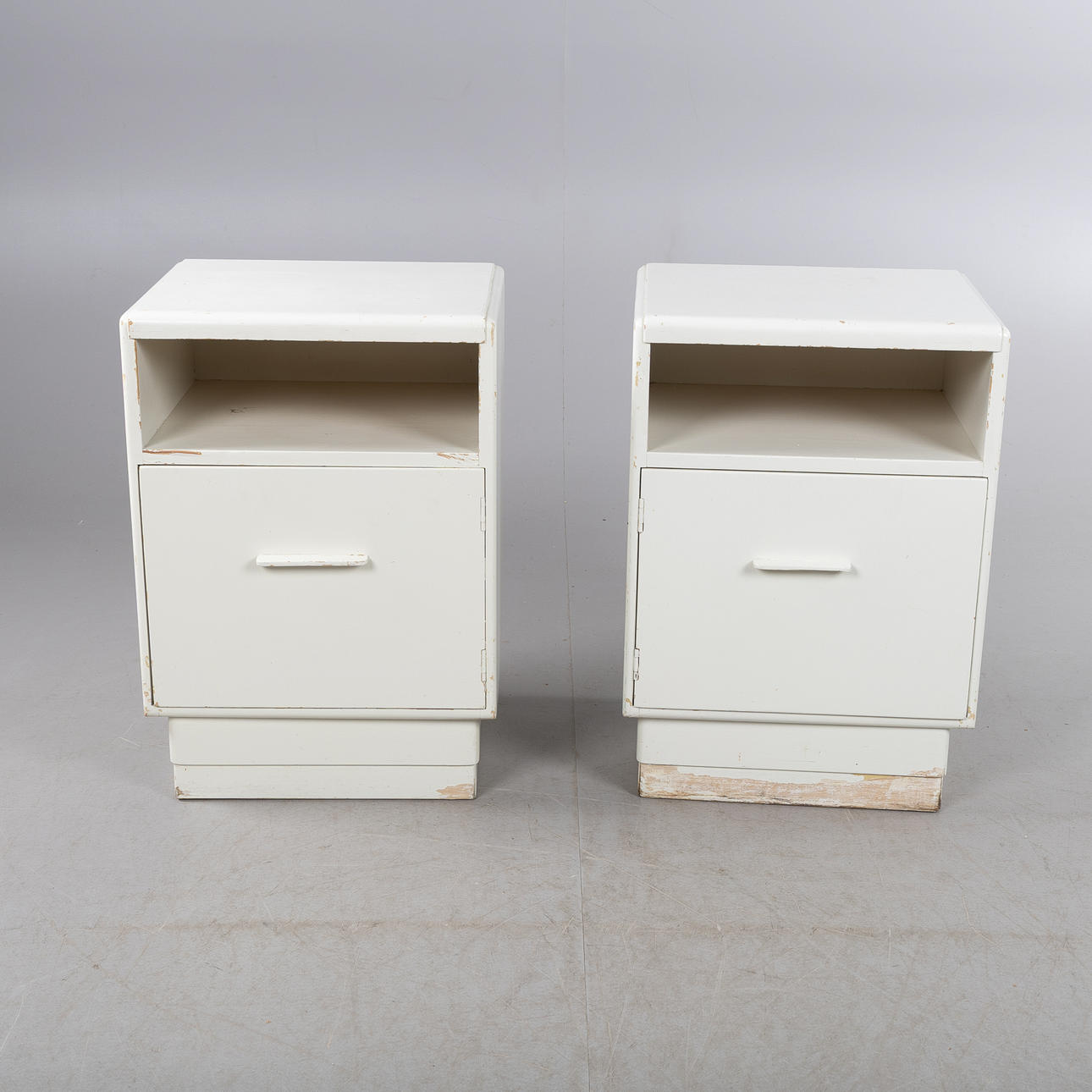 BEDSIDE TABLES, 1 pair, functionalist, 1930s.