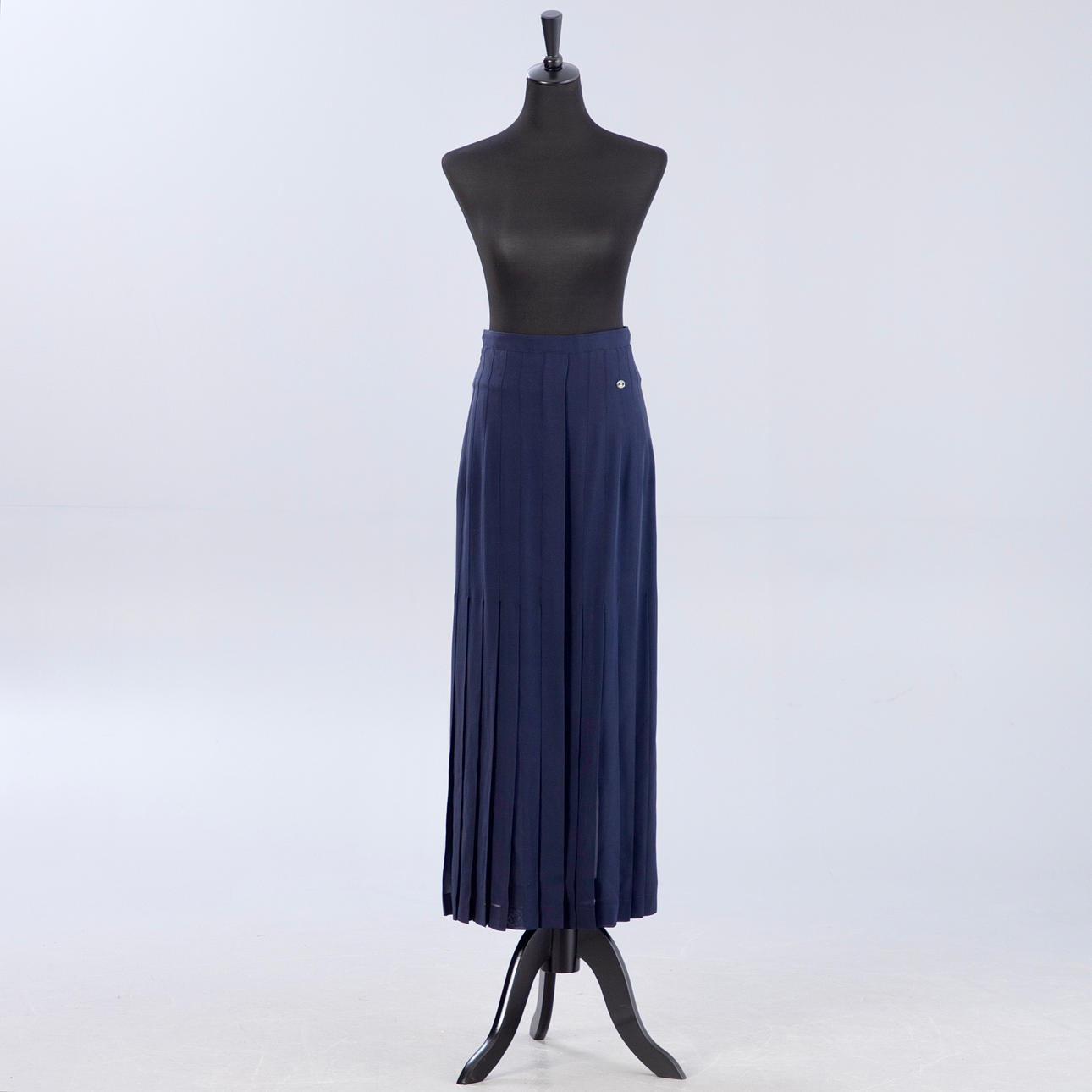 CHANEL. Pleated skirt, FR 40.