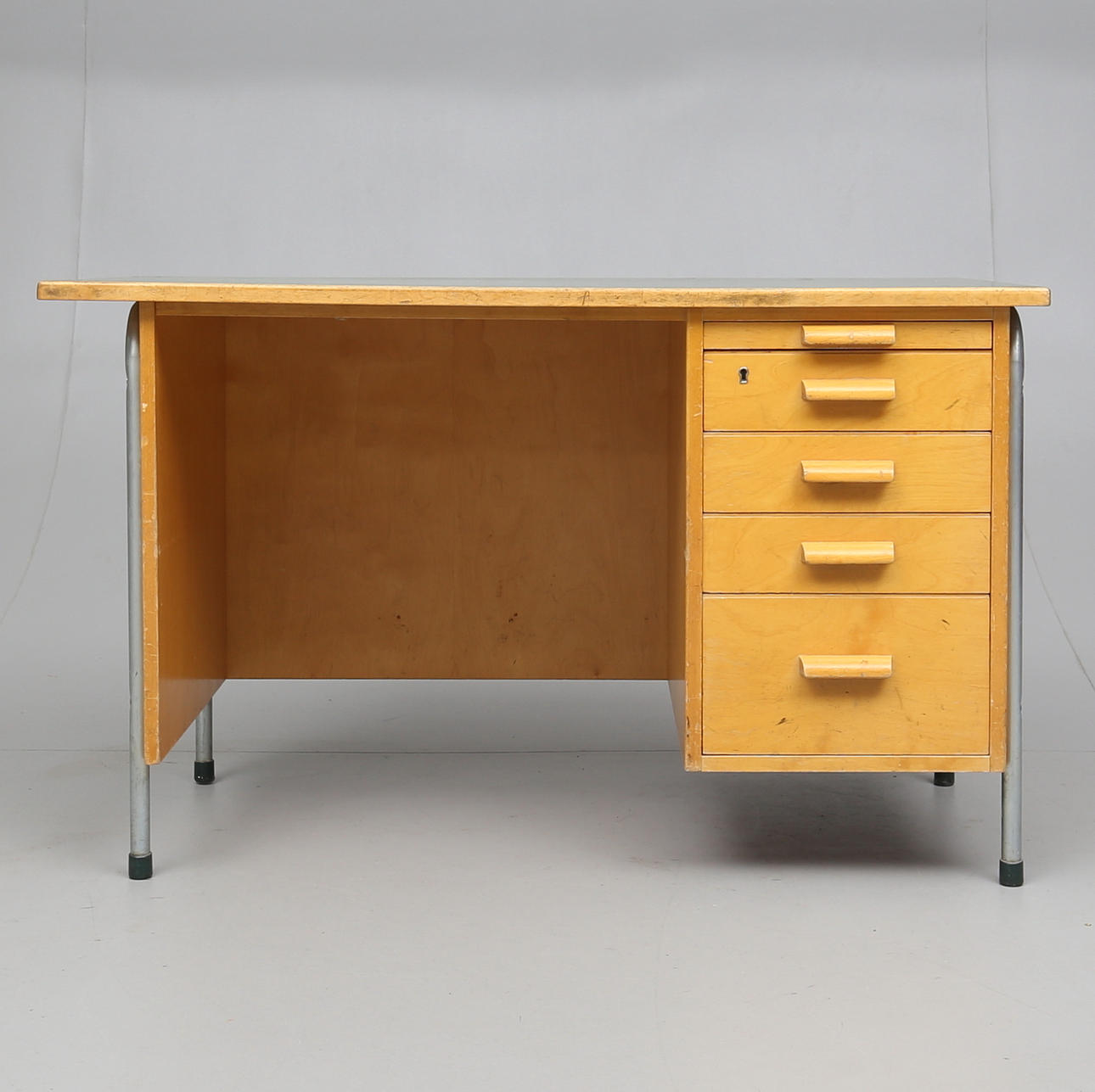 SKRIVBORD, Tranås Skolmöbler, 1900-talets mitt.