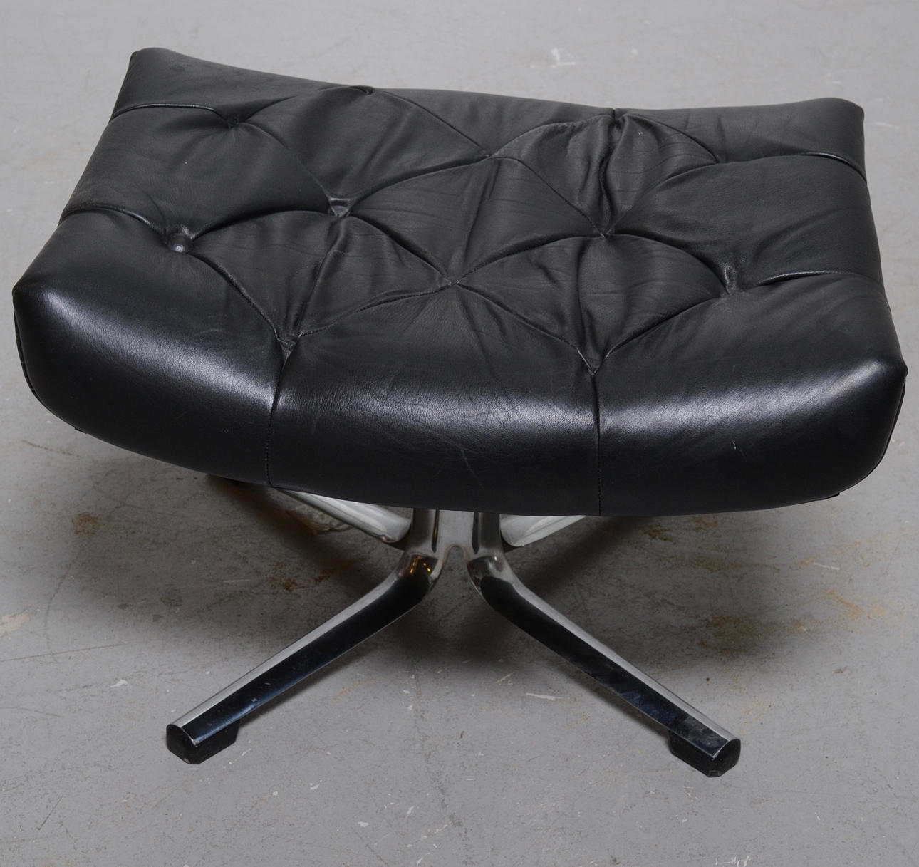 BRÖDERNA ANDERSSON. PALL, SVART SKINN RETRO.