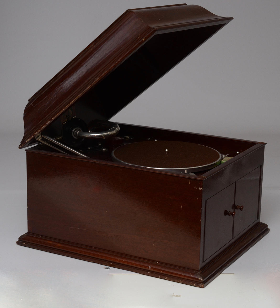 HIS MASTERS VOICE. Grammophon Anfang 1900.