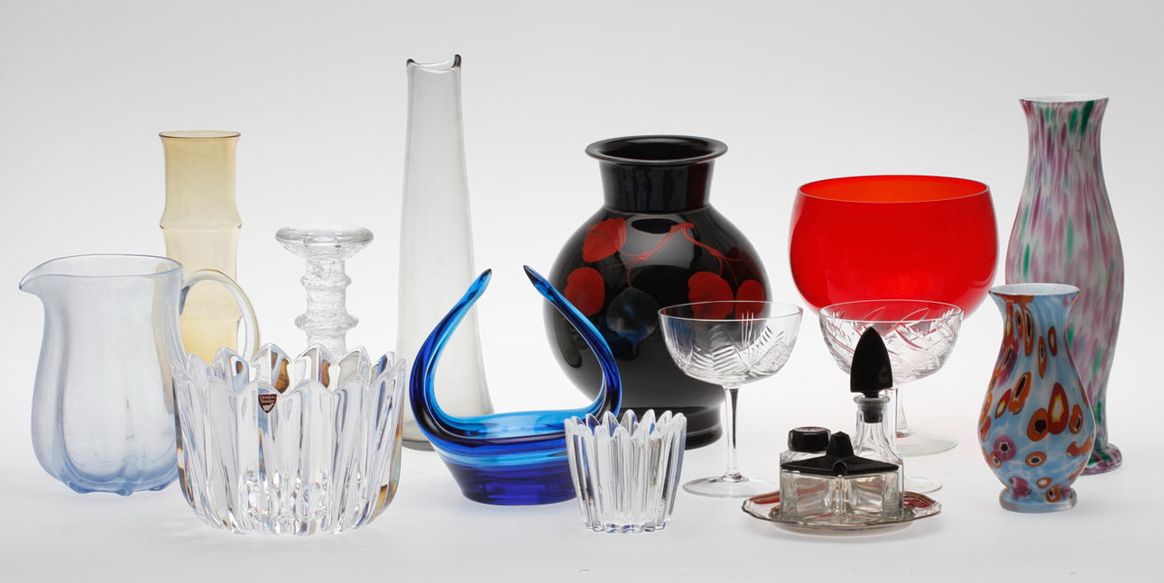 GLASFÖREMÅL, 14 delar, bl.a. Iittala, Orrefors, Reijmyre, 1900-tal.